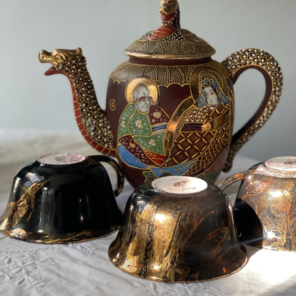 Japanese Dragon Tea Pot with Sascha Brastoff surf ballet tea cups